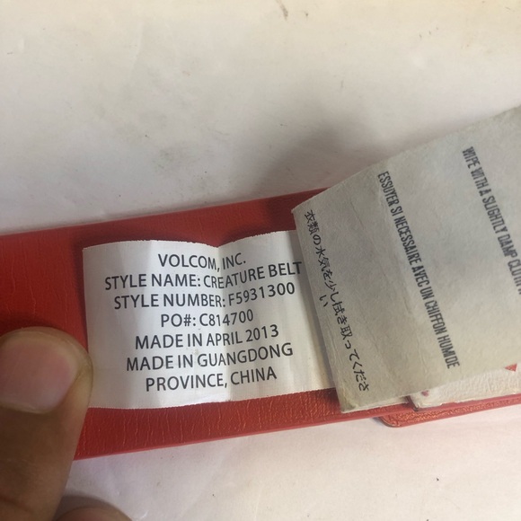 Volcom Kids Creature Belt. Teeth. Red And White. Size 22. - Picture 6 of 9